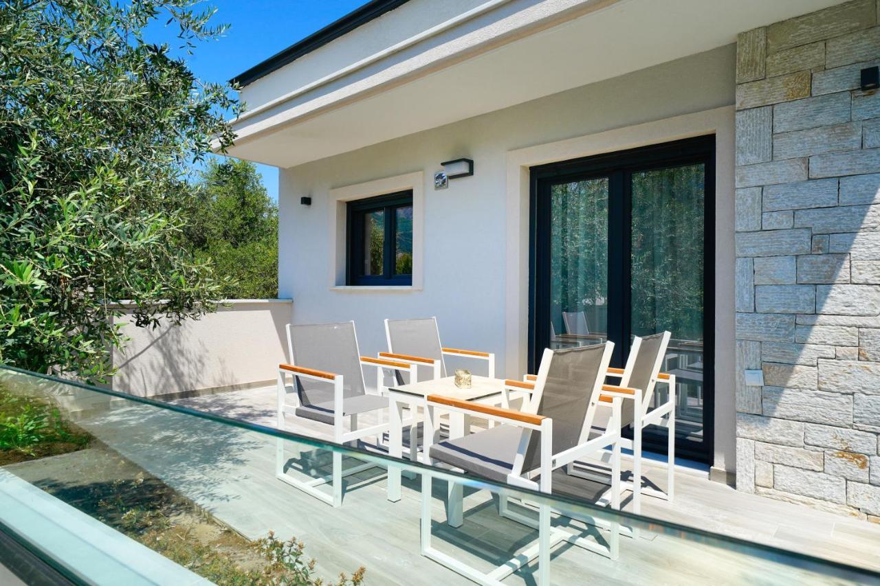 Ilias Suites سكالا بوتامياس المظهر الخارجي الصورة